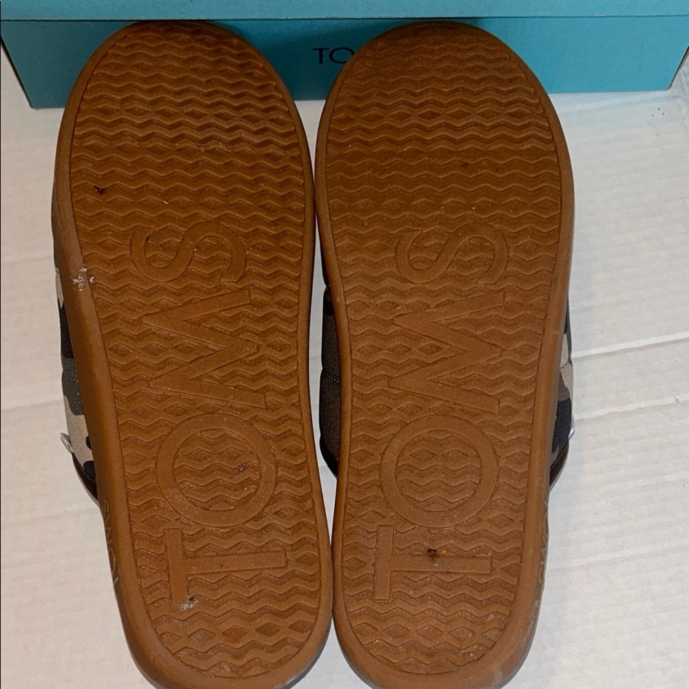Toms Men’s Harbor slip ons. - Picture 8 of 10